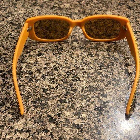 🚨🍊Orange Shades🍊🚨 - Picture 5 of 6